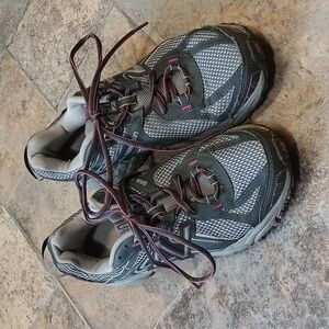 New Balance All Terrain 411 V2 Shoes Size 8.5